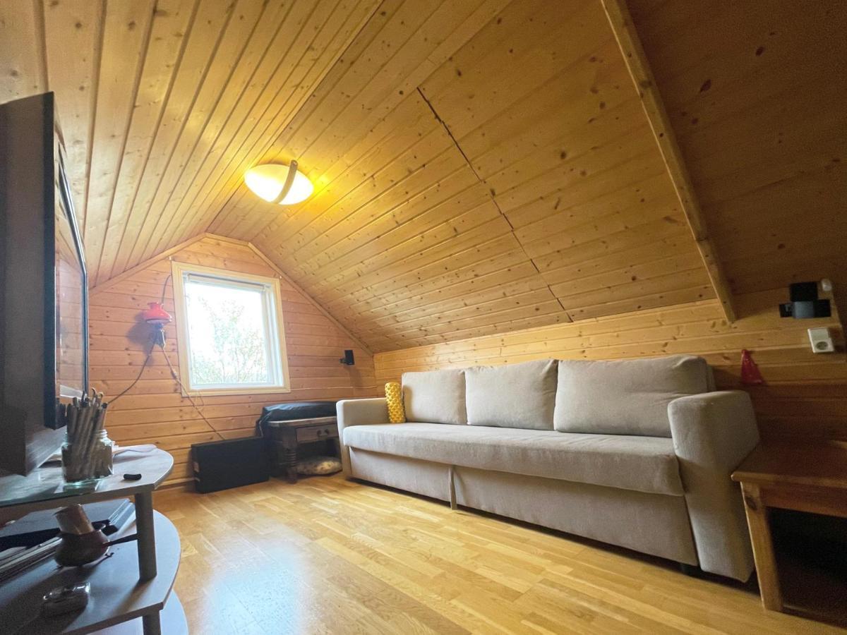 Northen Lights Cabin, Riverside, Mountain View Feriehus Rjupnavellir